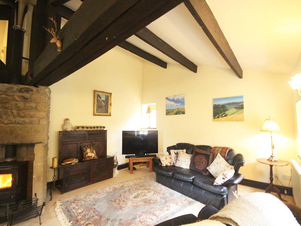 4 bedroom semi-detached house SSTC in Colne - IMG_5295.jpg